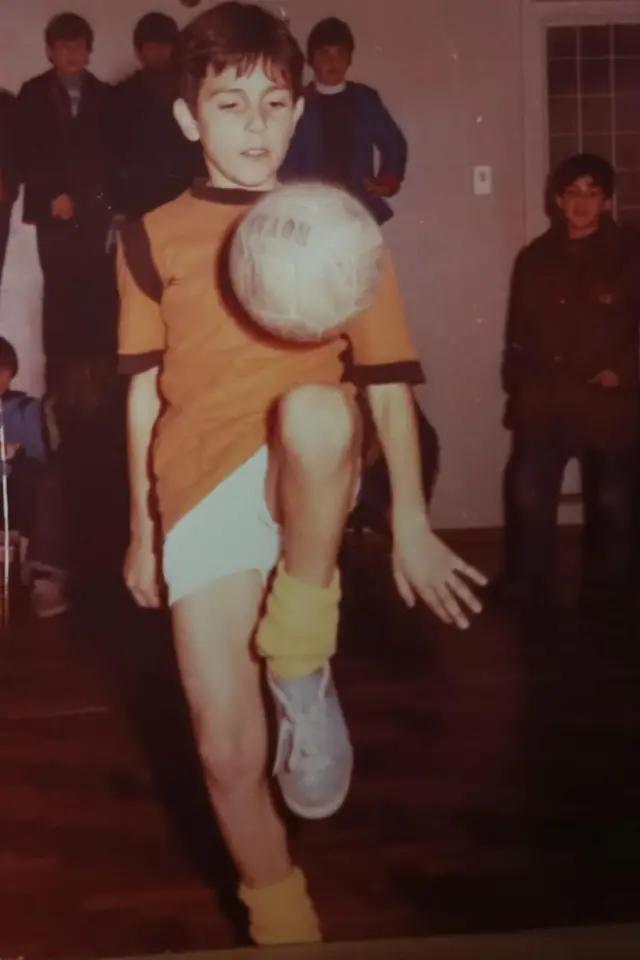 Diego Fernndez jogando futebol