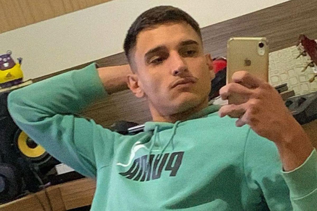 Image: https://thefolha.news/wp-content/uploads/2025/08/postiimg-68ab21926cdd16826.jpg Quem era o jovem motociclista que morreu em acidente na BR-282 em SC - DivulgaoRedes SociaisND