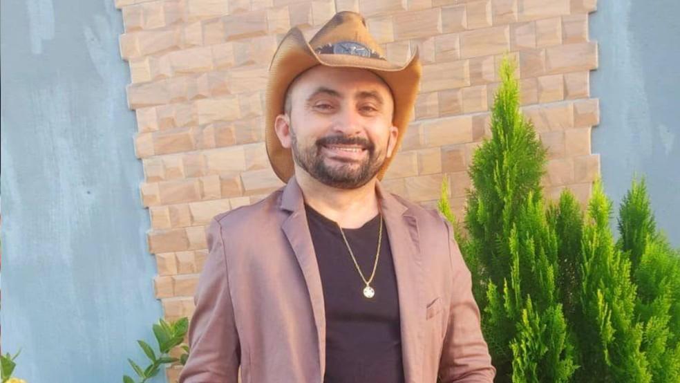 Cantor de 37 anos morre em coliso frontal entre carro e caminho na BR-316 no Piau Foto ReproduoFacebook